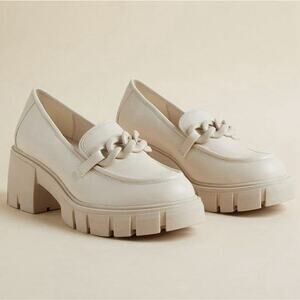 Torrid Chunky Platform Loafer 9.5 WW Bone Ivory Chain Embellished Wide Width Lug